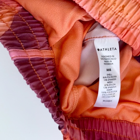 ATHLETA PRINTED MESH RACER RUN SHORT - Picture 9 of 12